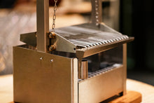 Laden Sie das Bild in den Galerie-Viewer, El Chiquito Mini-Grill im A4 Format