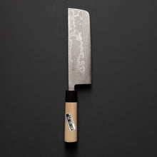 Load image into Gallery viewer, ISSHO TABERU Izutsuki Nakiri Nishigata 165mm in der Hand