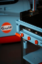 Laden Sie das Bild in den Galerie-Viewer, "azado x Gulf" - Limited Edition 1/10