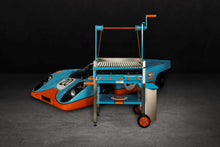 Laden Sie das Bild in den Galerie-Viewer, "azado x Gulf" - Limited Edition 1/10