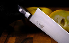 Laden Sie das Bild in den Galerie-Viewer, ISSHO TABERU Chiisai Gyuto Kochmesser 160mm