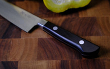 Laden Sie das Bild in den Galerie-Viewer, ISSHO TABERU Chiisai Gyuto Kochmesser 160mm