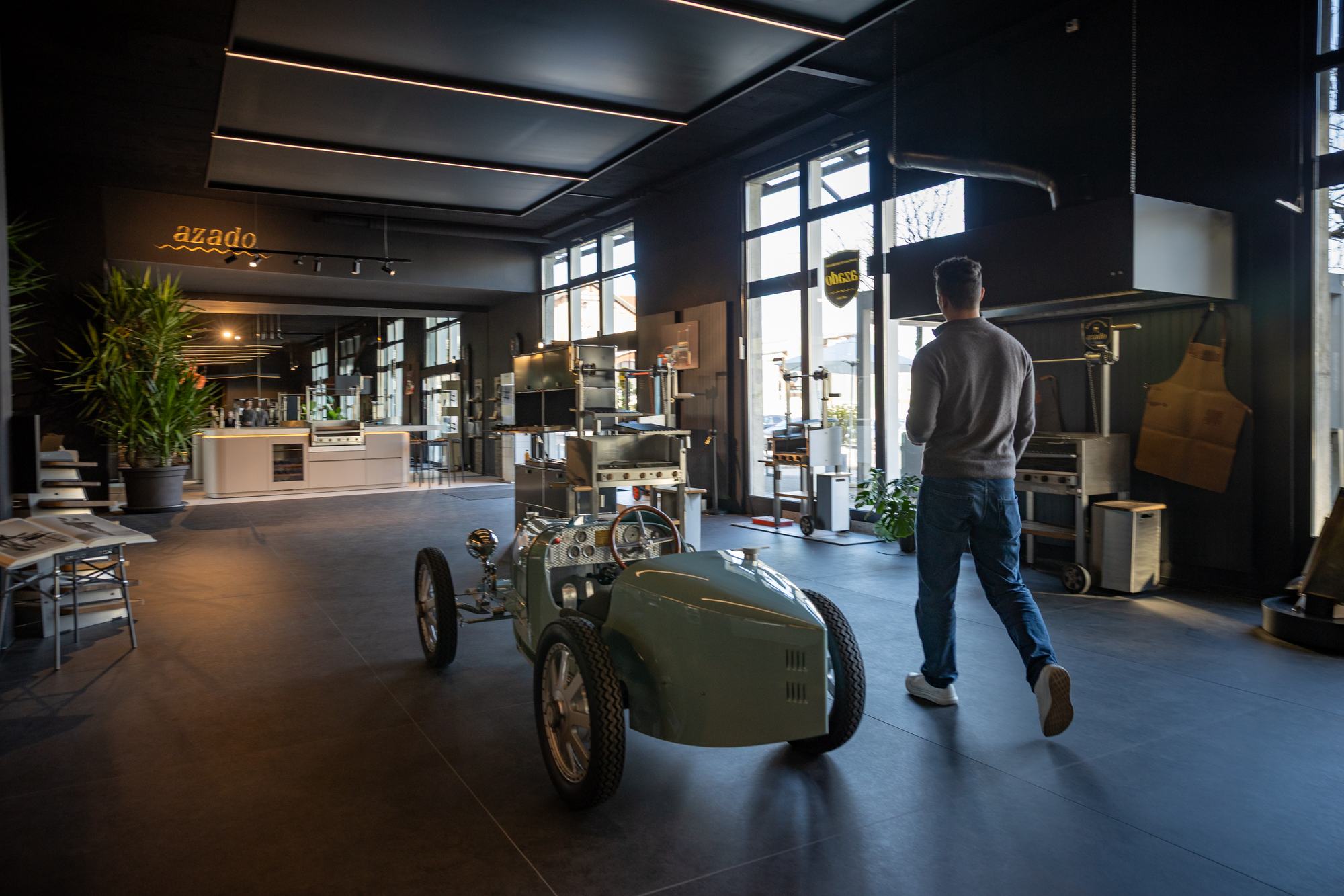 azado Headquarter Wittenbach, Showroom