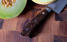Laden Sie das Bild in den Galerie-Viewer, ISSHO TABERU Damast Gyuto Kochmesser 200mm matt
