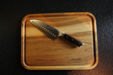 Laden Sie das Bild in den Galerie-Viewer, Geschenkpaket (Schneidebrett Esche + 87-STEAKart Messer nach Wahl)
