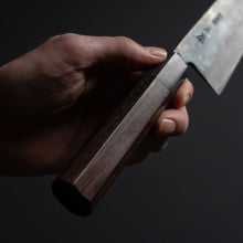 Laden Sie das Bild in den Galerie-Viewer, Griff aus japanischem Rosenholz des Izutsuki Nanbu Gyuto
