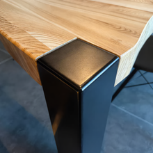 Laden Sie das Bild in den Galerie-Viewer, La Plaza – Esstisch 300cm x 100cm x 75 cm
