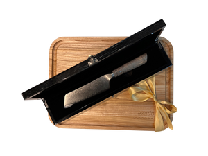 Geschenkpaket Premium (Schneidebrett Esche + Messer nach Wahl)