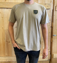 Laden Sie das Bild in den Galerie-Viewer, azado - T-Shirt khaki
